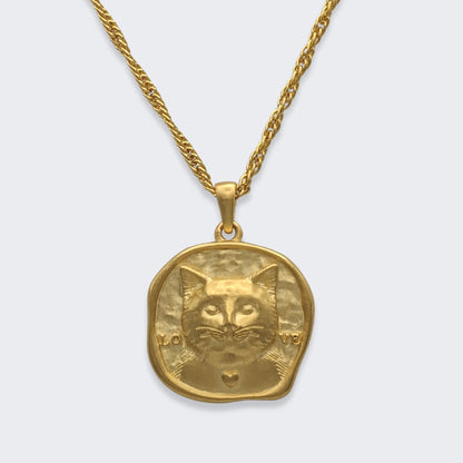 lars reversible cat coin necklace in 18k gold vermeil (front view)